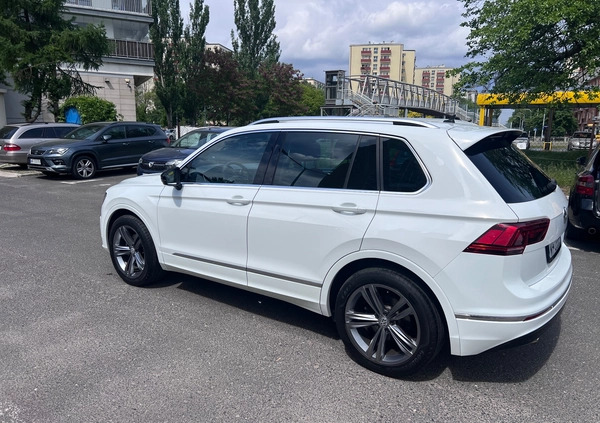 Volkswagen Tiguan cena 103700 przebieg: 89227, rok produkcji 2018 z Warszawa małe 92